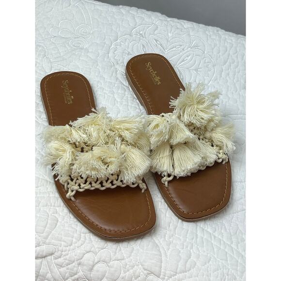 Seychelles Women's Size 7 White/Tan Slip on Fabric Pompom Flat Sandals Comfort - Picture 1 of 11